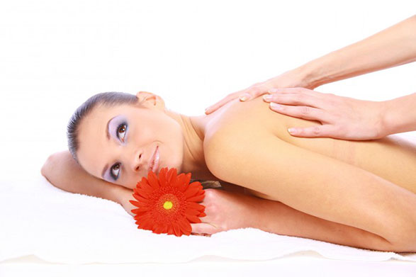 Gros plan sur le massage sensuel