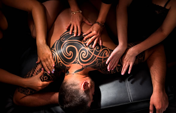 Découvrez l'Harmonie Totale : Les Bienfaits Uniques du Massage Naturiste à 4 Mains chez Natur&Zen